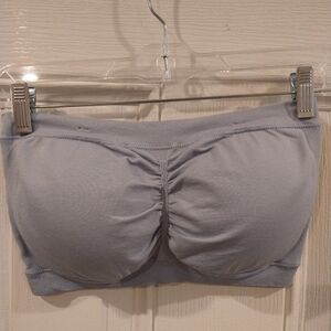 Strapless bra. Stretchy. Fits 2X-3X